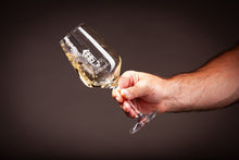 Lade das Bild in den Galerie-Viewer, 2020 Sauvignon Blanc GUT
